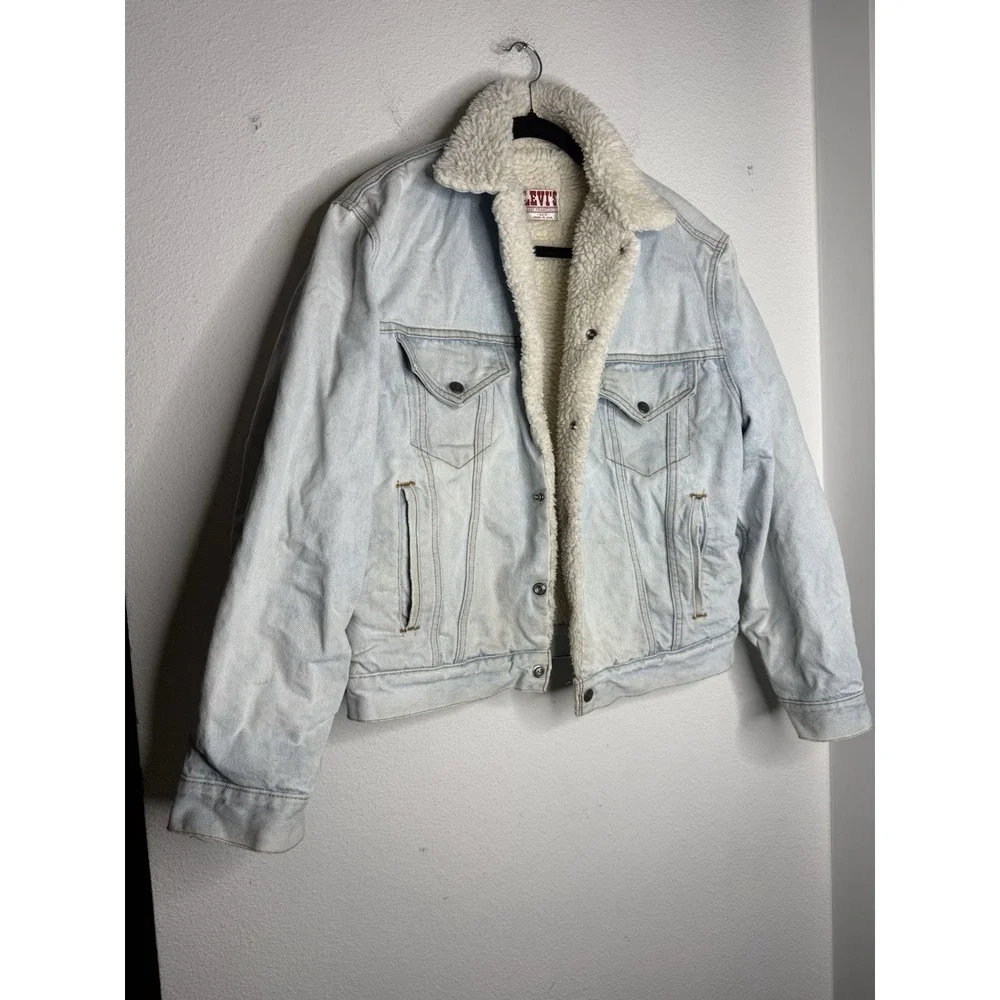 Vintage USA Levi's Light Wash Relaxed Fit Sherpa Lined Trucker Jacket Size 42R